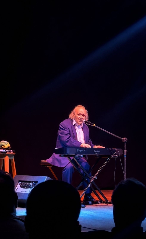 Noticia musica-literatura-e-memorias-marcam-apresentacao-de-tato-fischer